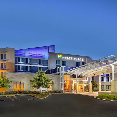 Hyatt Place Uc דיוויס מראה חיצוני תמונה