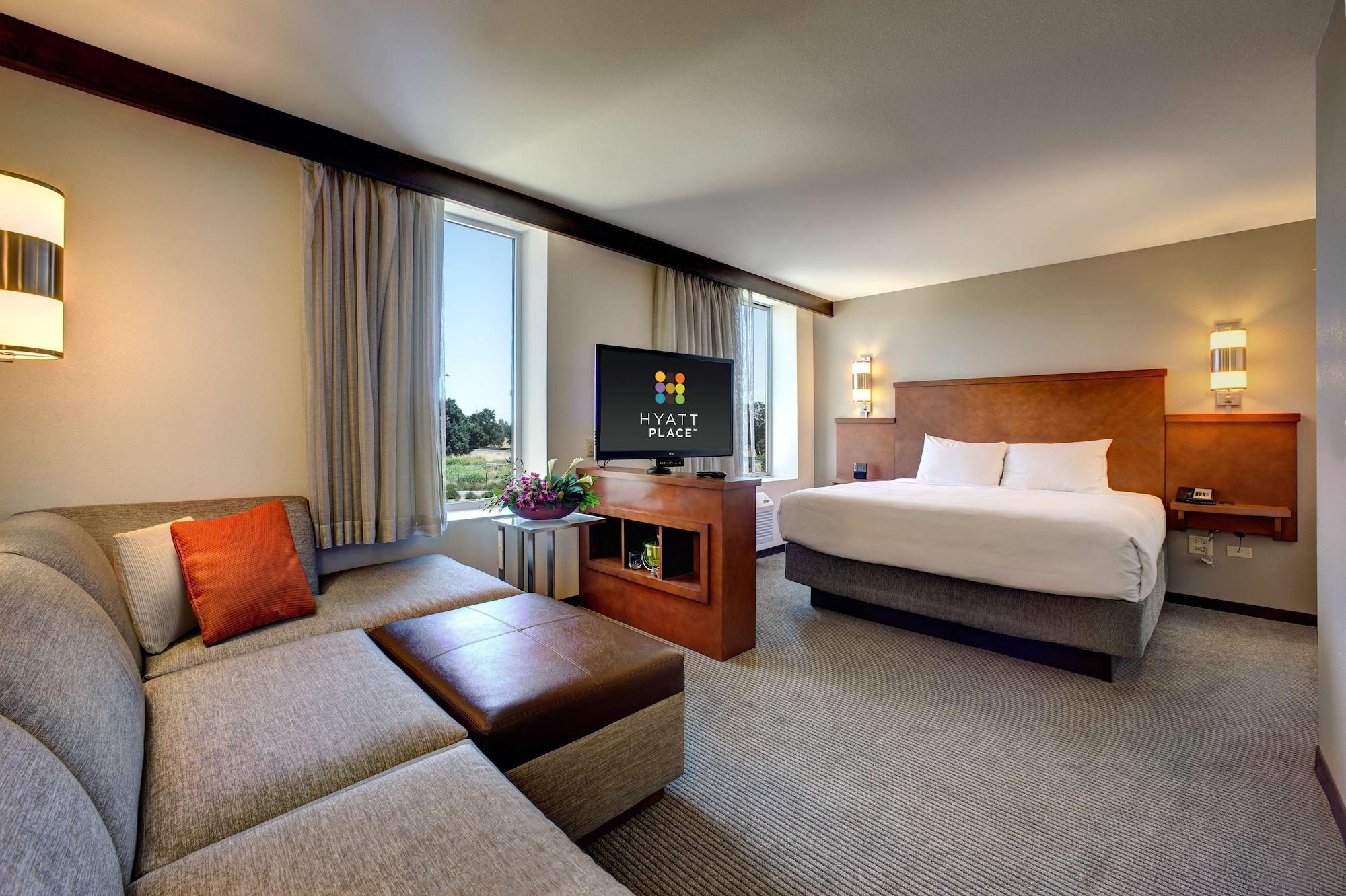 Hyatt Place Uc דיוויס מראה חיצוני תמונה