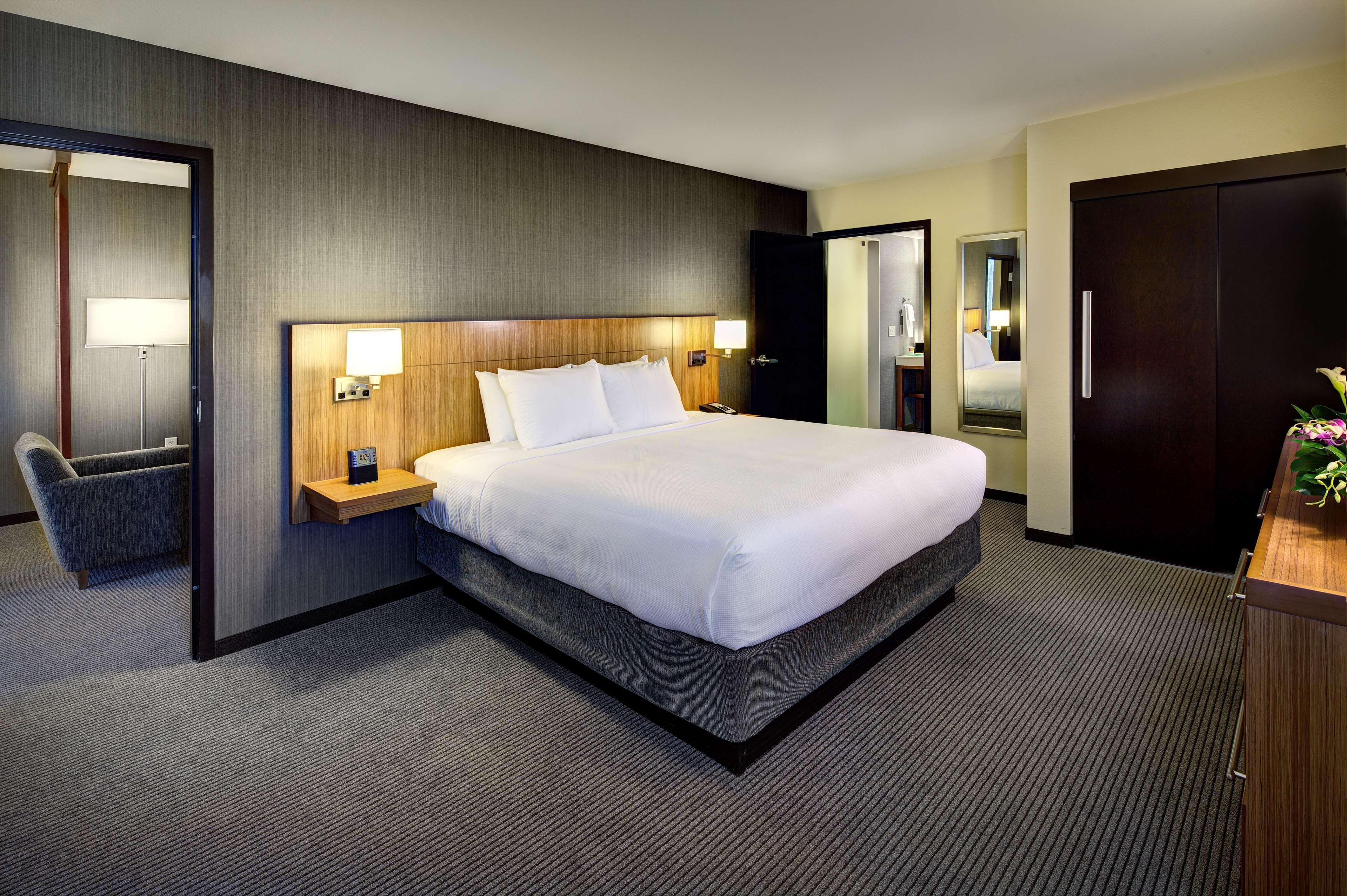 Hyatt Place Uc דיוויס מראה חיצוני תמונה
