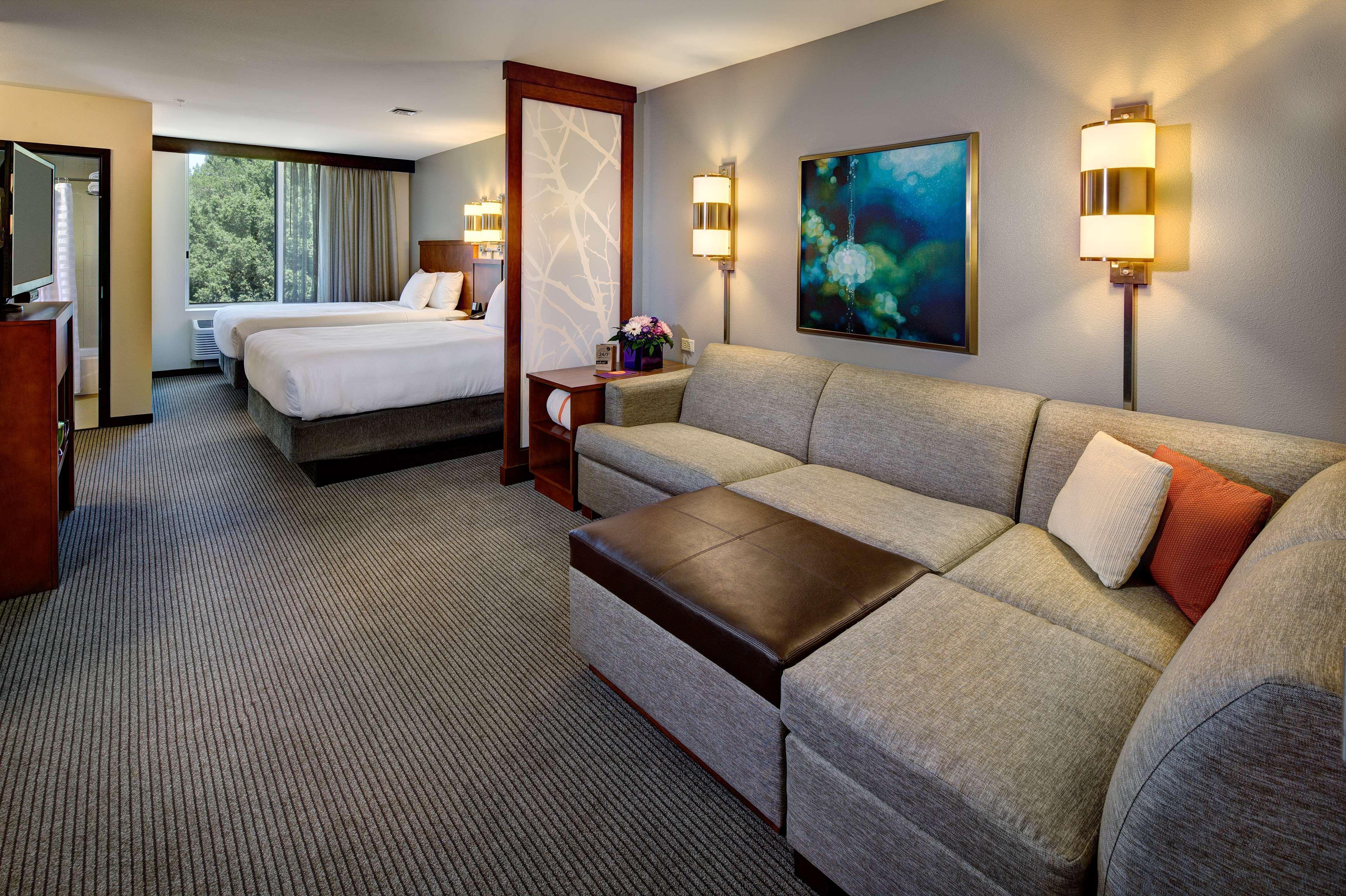 Hyatt Place Uc דיוויס מראה חיצוני תמונה