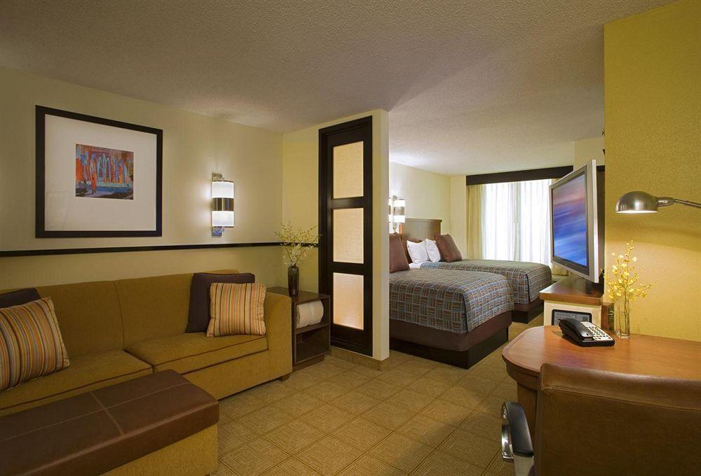 Hyatt Place Uc דיוויס חדר תמונה