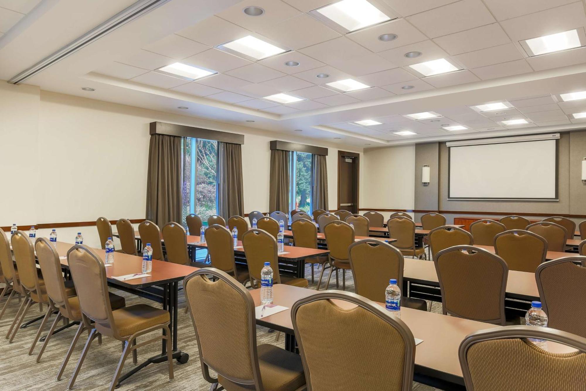 Hyatt Place Uc דיוויס מראה חיצוני תמונה