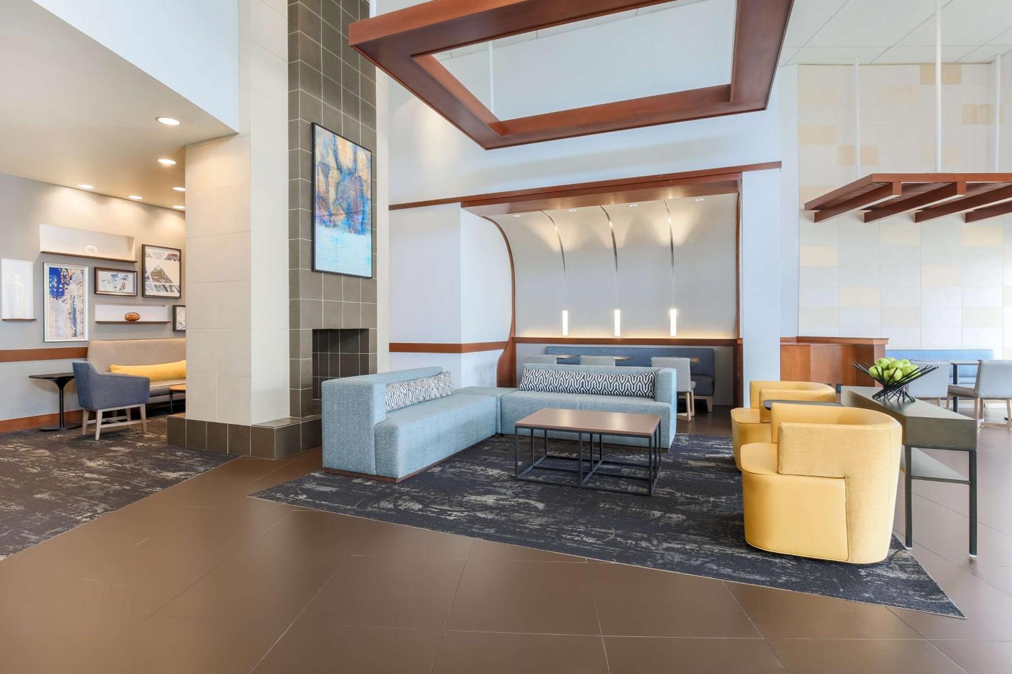 Hyatt Place Uc דיוויס מראה חיצוני תמונה