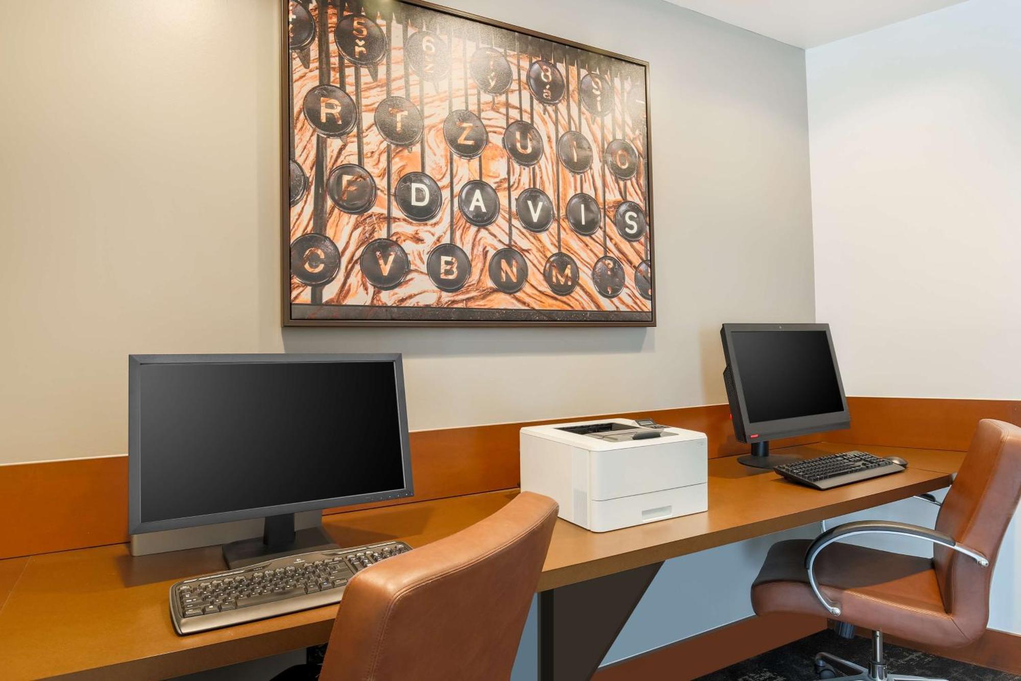 Hyatt Place Uc דיוויס מראה חיצוני תמונה